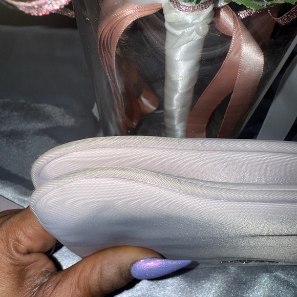 EUC - Kate Spade Chelsea Medium Wristlet - Picture 10 of 11